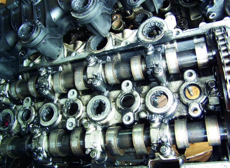 Diesel engine problems associated with knocking injectors