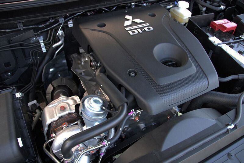 Mitsubishi 4N15 2.4 engine