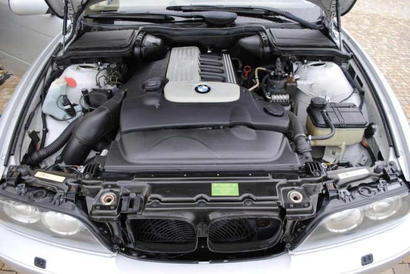 BMW M57D25 Engine