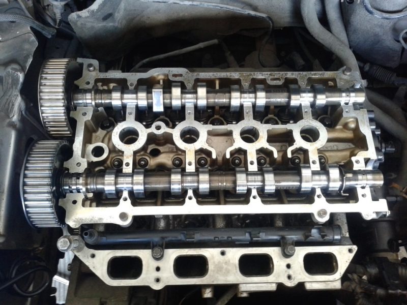 The cylinder head: what it is and how the cylinder head is organized