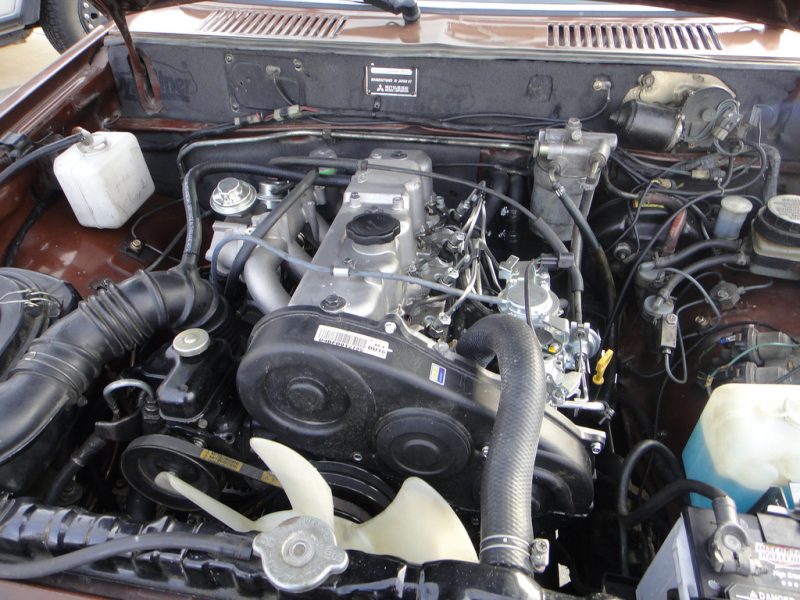 Mitsubishi 4D55 2.3 diesel engine