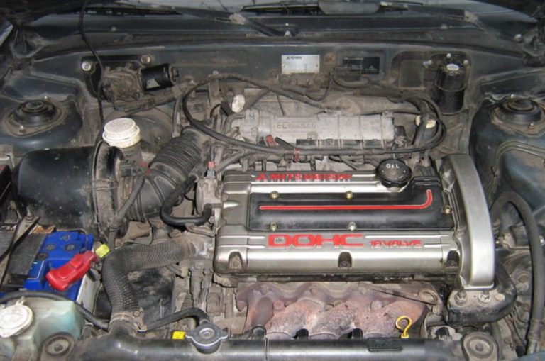 Mitsubishi 4G67 1.8 engine