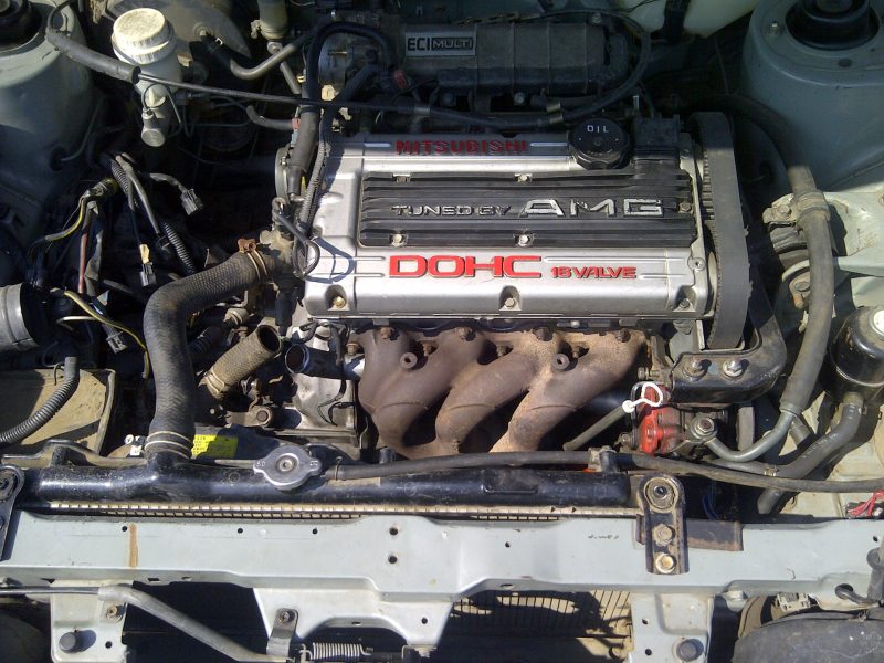 Mitsubishi 4G67 1.8 engine