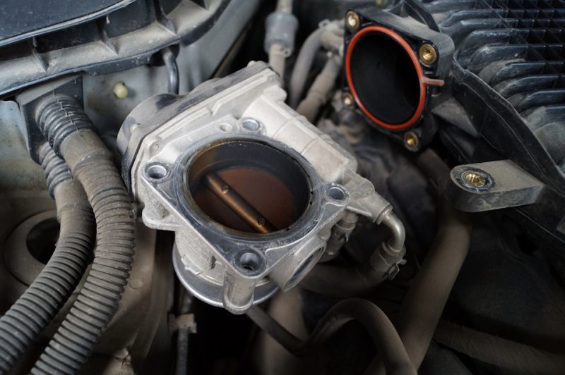 How to properly clean the throttle valve and why it needs cleaning