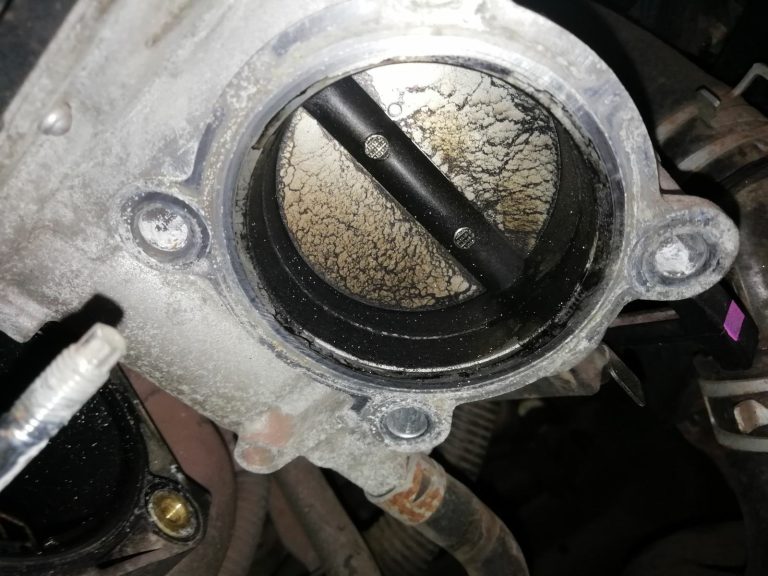 How to properly clean the throttle valve and why it needs cleaning